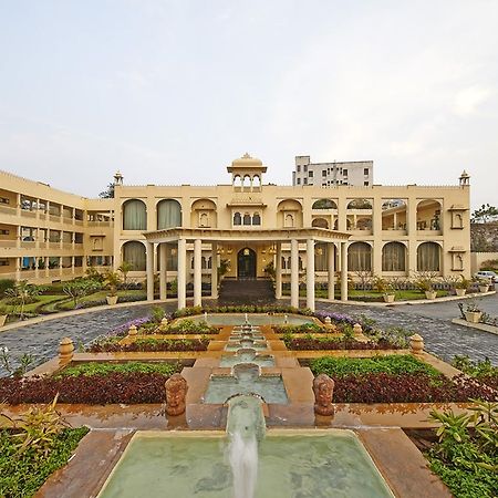 Club Mahindra Udaipur Hotel Exterior photo